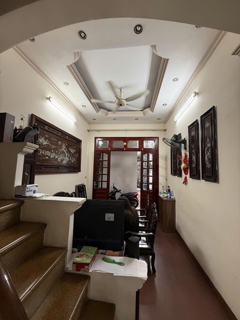NHÀ DÂN XÂY - TRUNG TÂM ĐỐNG ĐA - 50M RA MẶT PHỐ - AN SINH ĐỈNH CAO - GẦN HỒ ĐH, CHỢ, TRƯỜNG HỌC, NGÕ THOÁNG